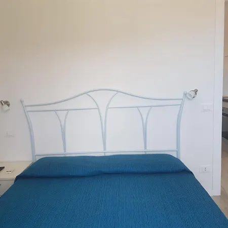 Golden River N1 Apartment *